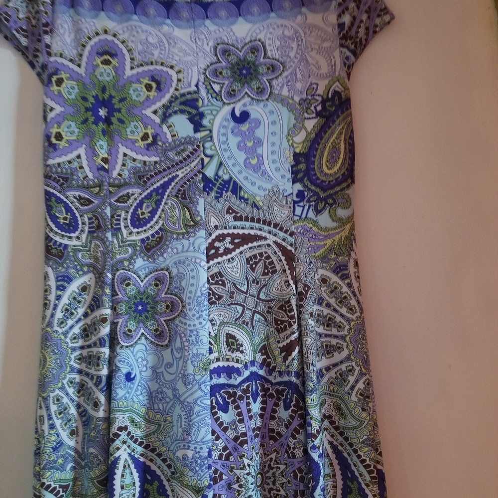 Dress - Picture 3 of 3